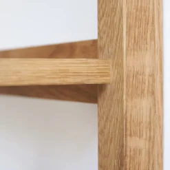 Akeru II væghylde 3H, FSC-certificeret egetræ