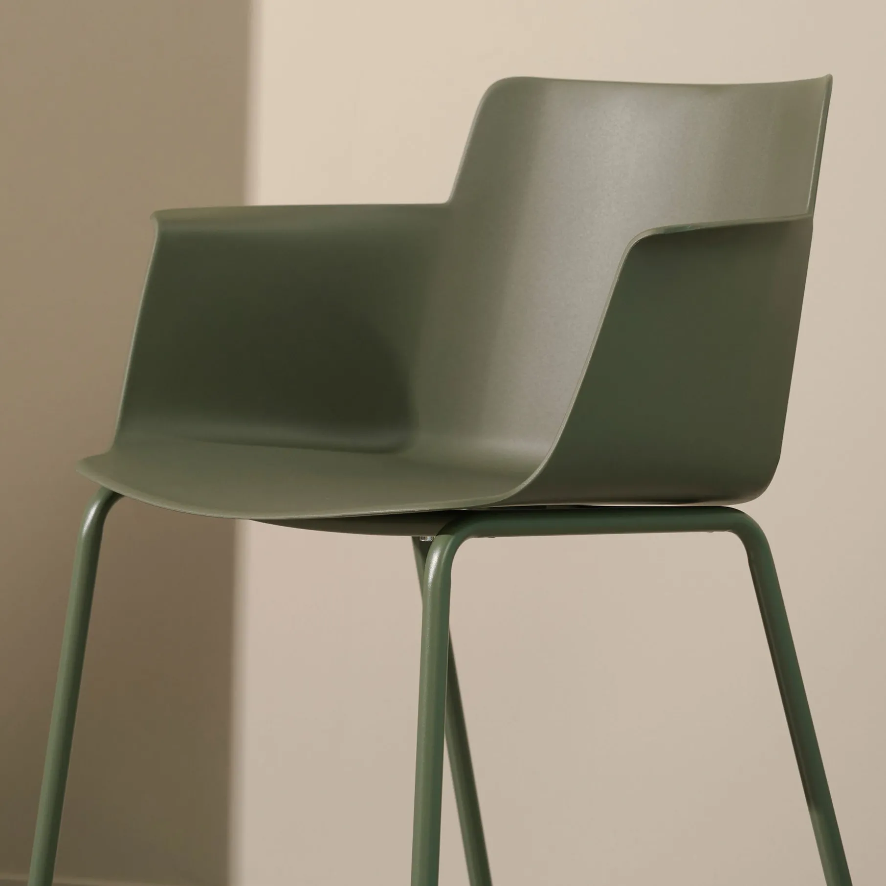 Bari spisebordsstol plast