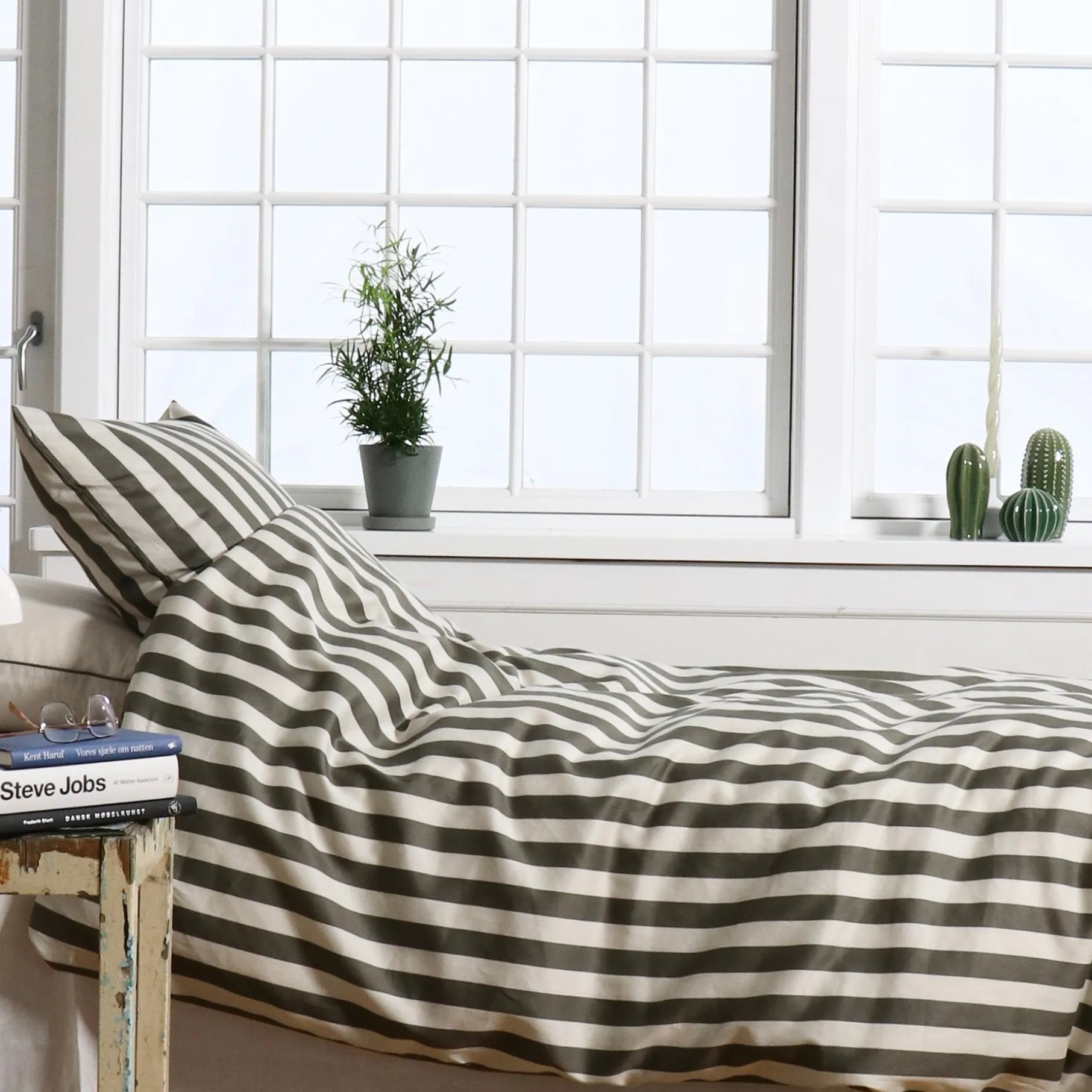 Blok strib sengetøj 140x220 cm oliven/sand