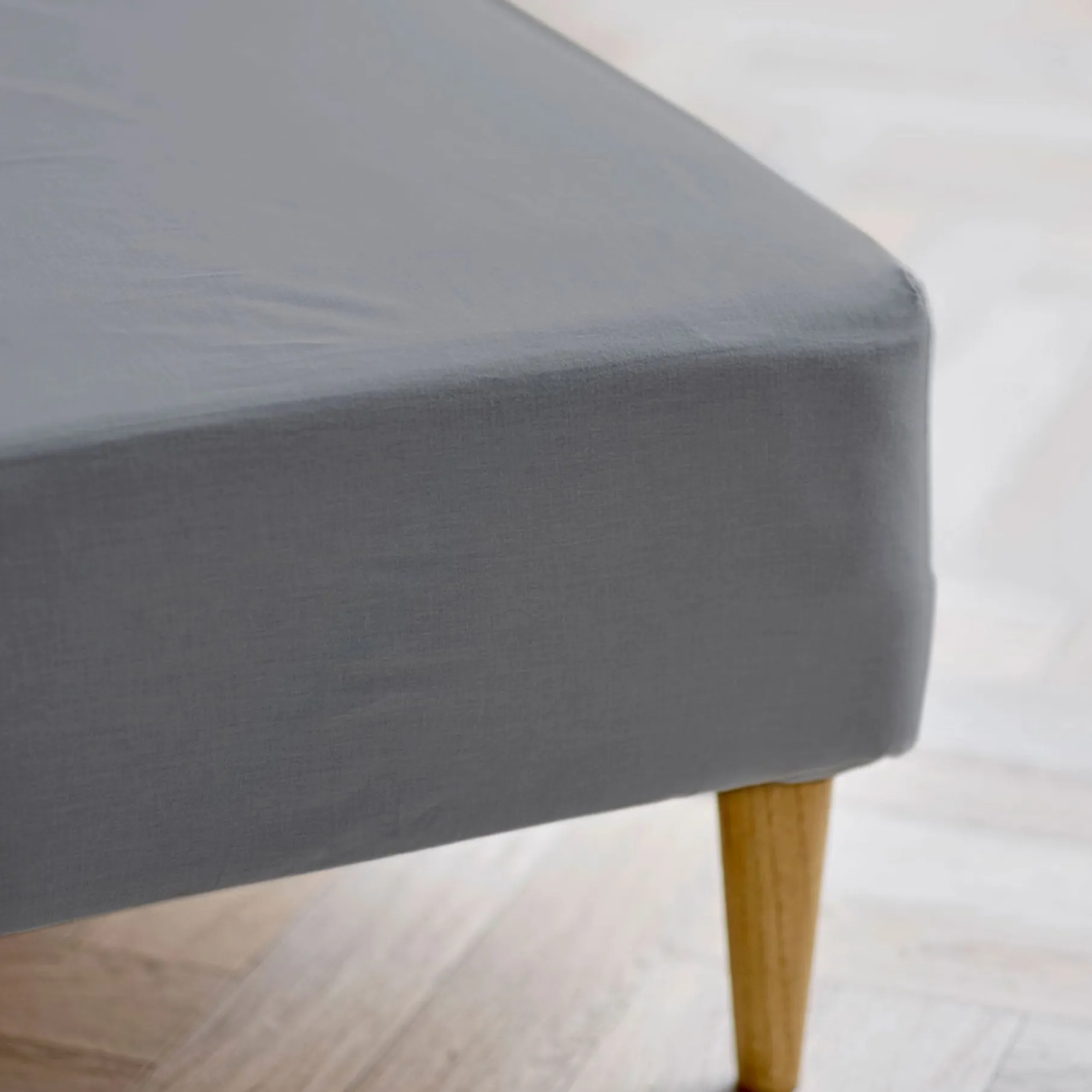 Calm boxlagen 180x200x30 cm grå