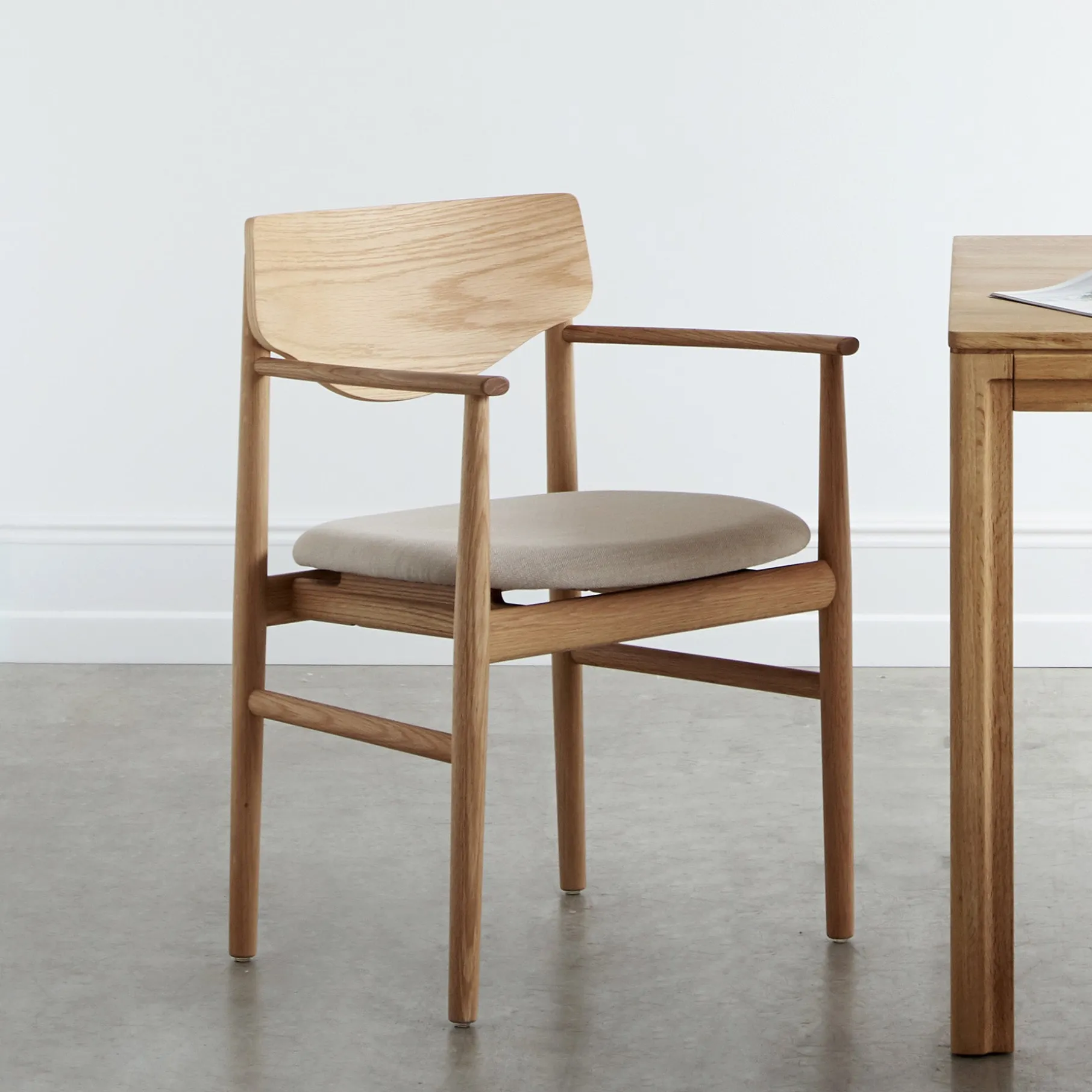 Celeste spisebordsstol m. armlæn - Stof