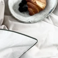 Chambré sengetøj 140x220 cm sand m/piping