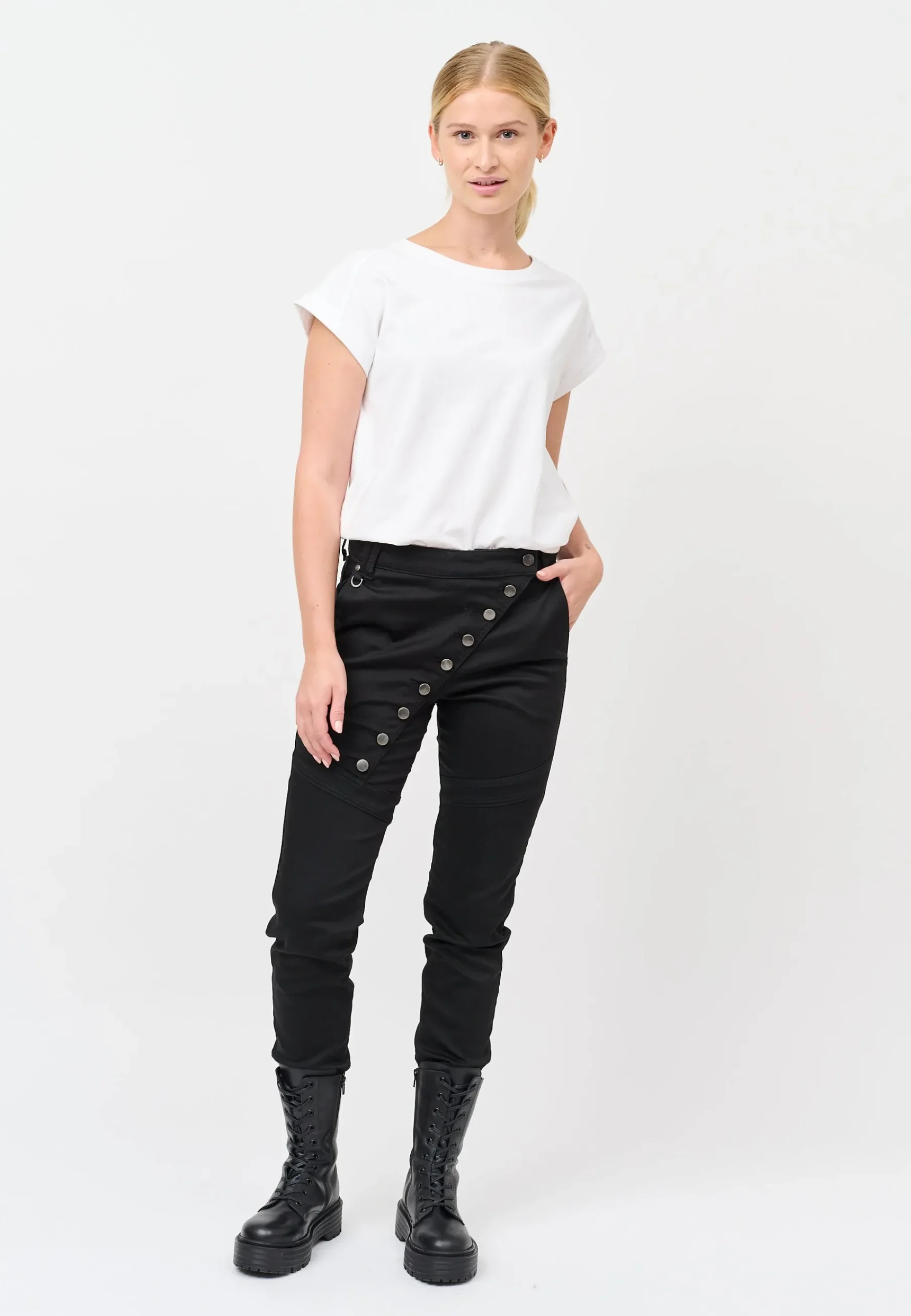 CRAlena Stay Black Jeans