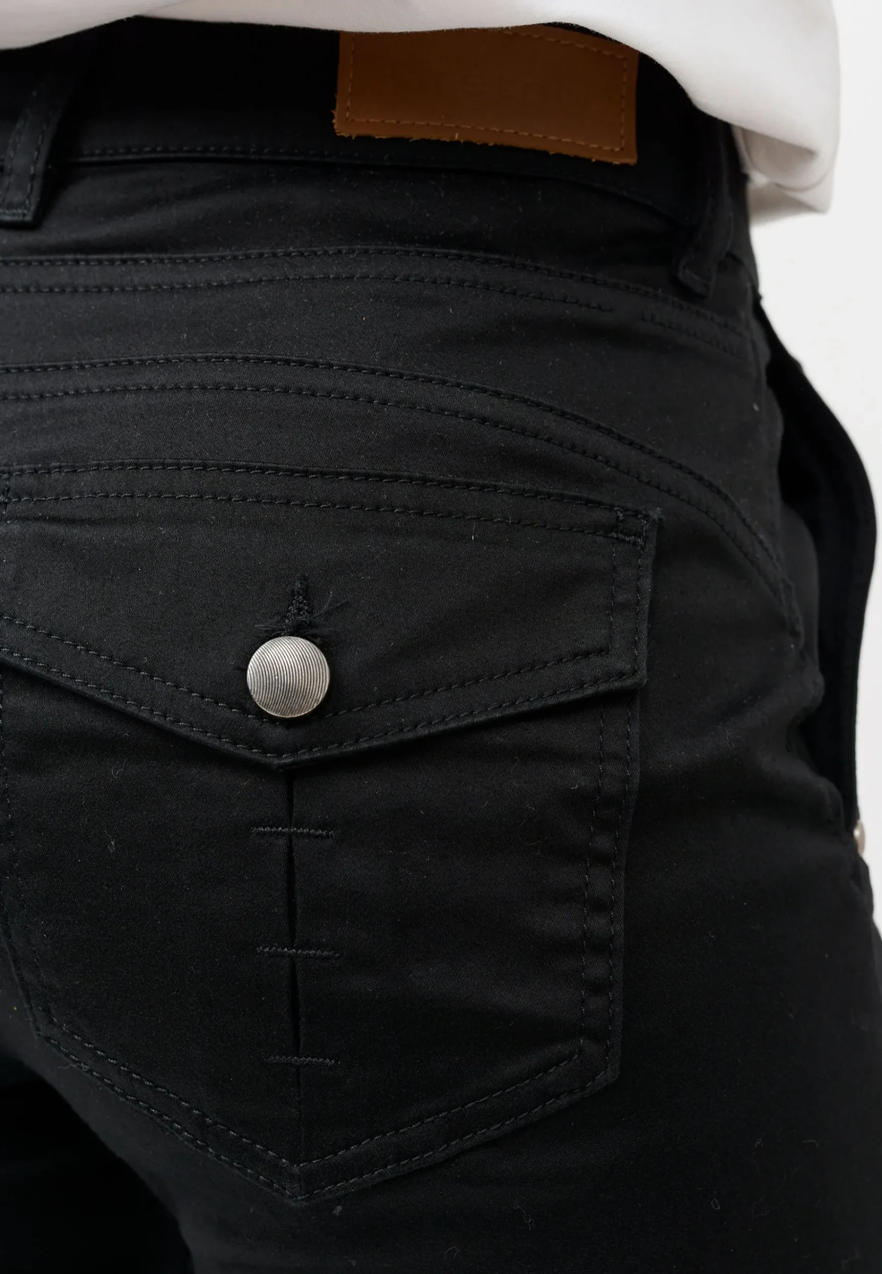 CRAlena Stay Black Jeans