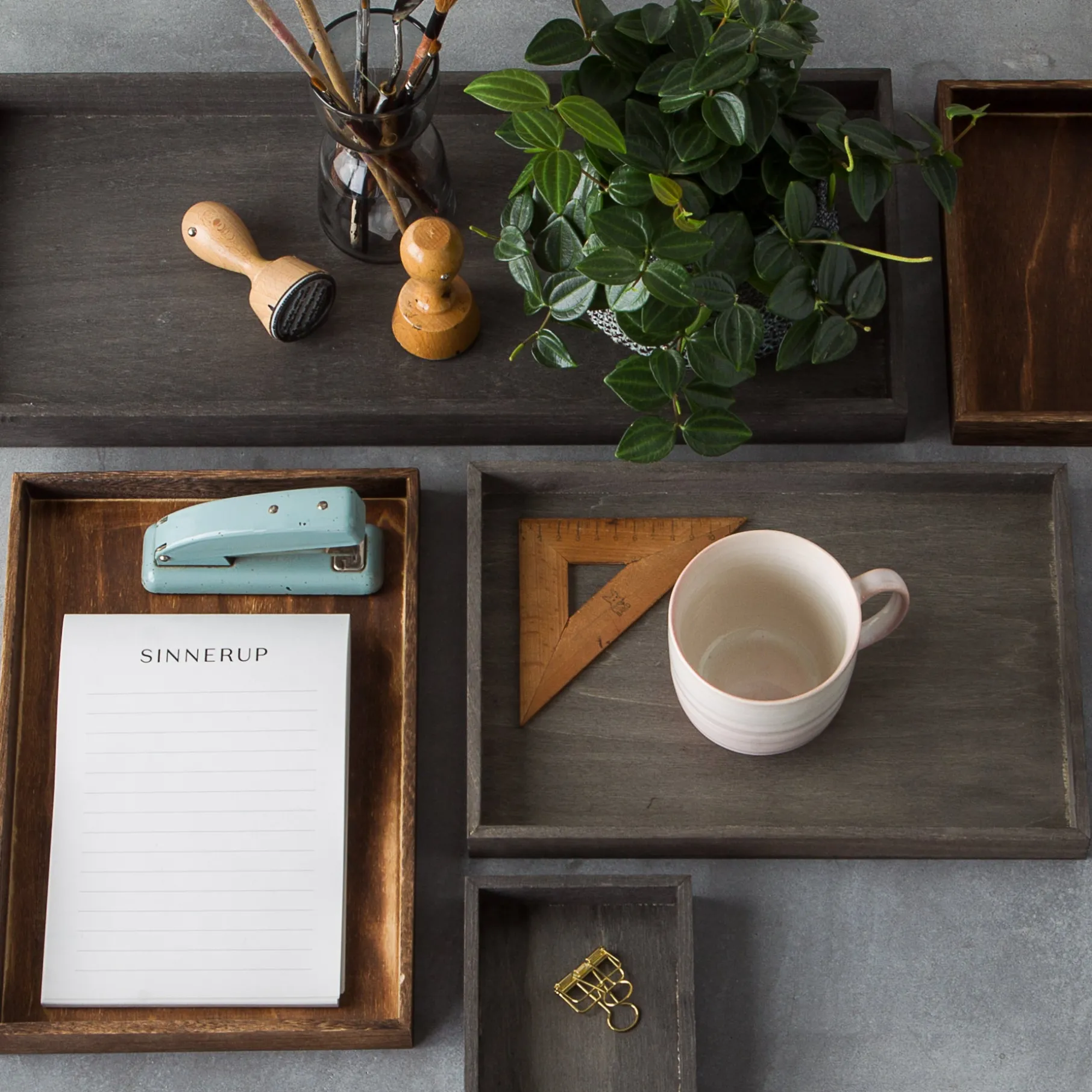 Dekorationsbakke i træ