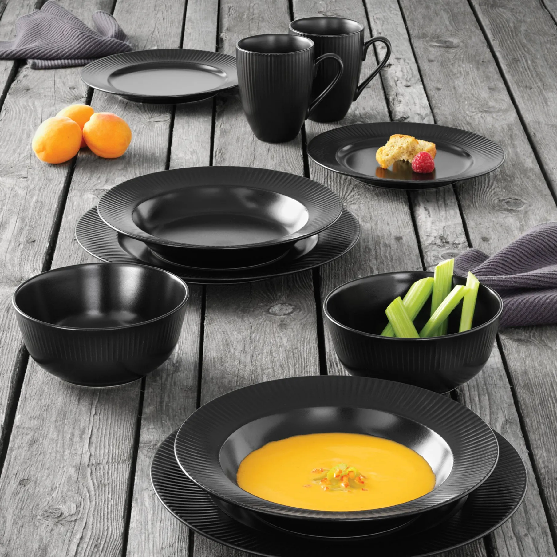 Groovy skål Ø14,5 cm sort stentøj