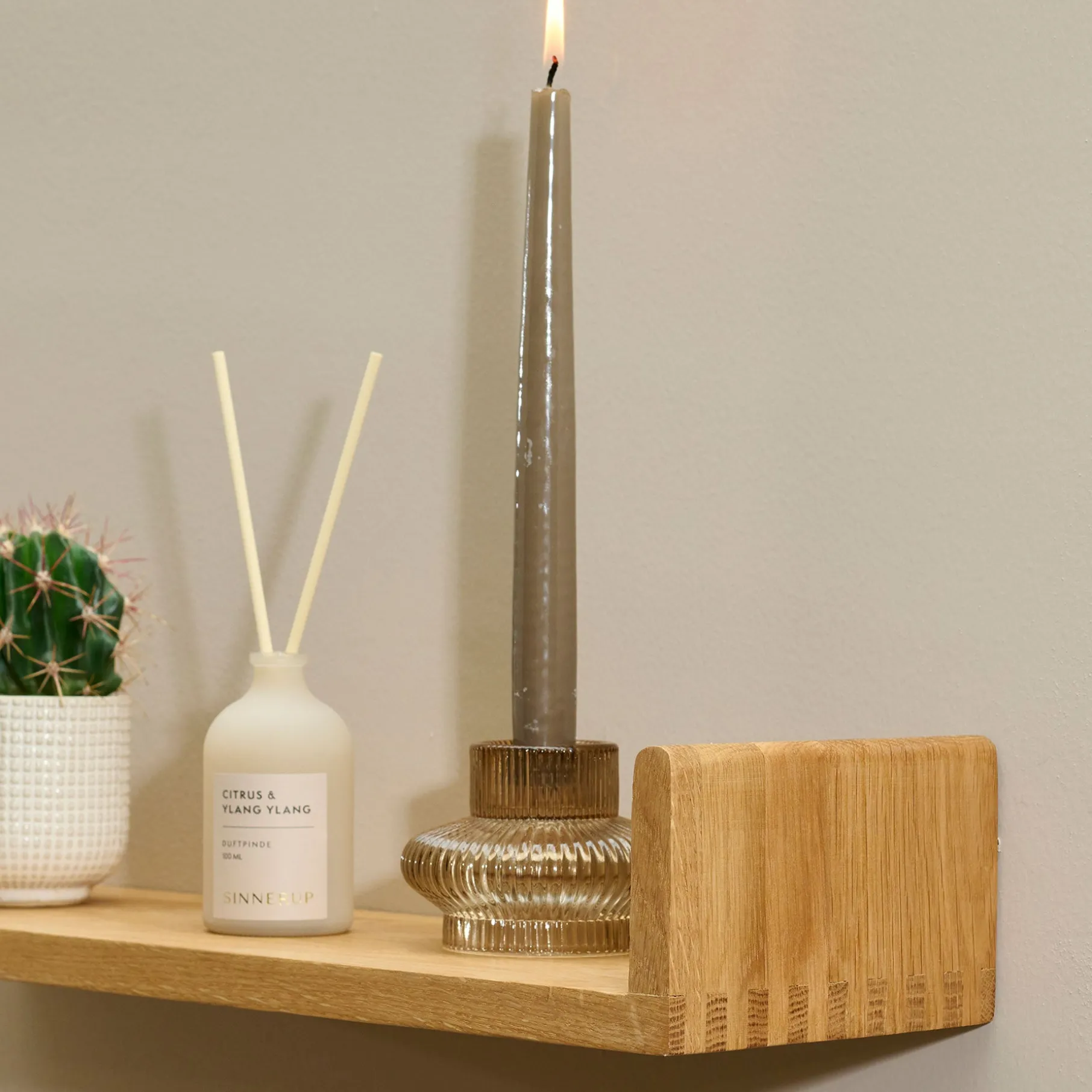 Keeper II U hylde olieret FSC-certificeret egetræ L50 cm