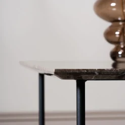 Lines II sofabord i marmor 80x80 cm