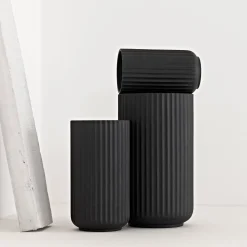 Lyngby Vase H25 sort porcelæn