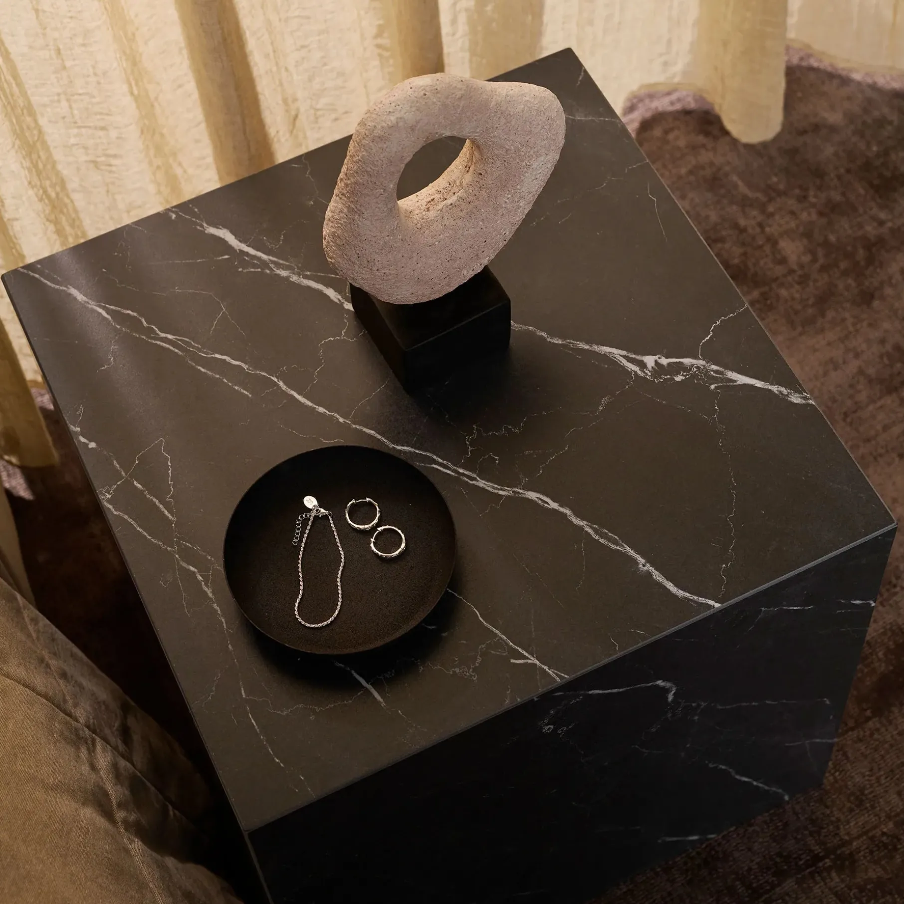 Montes sidebord 40x40 cm