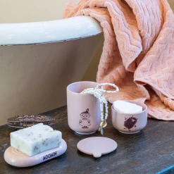 Mug for toothbrushes