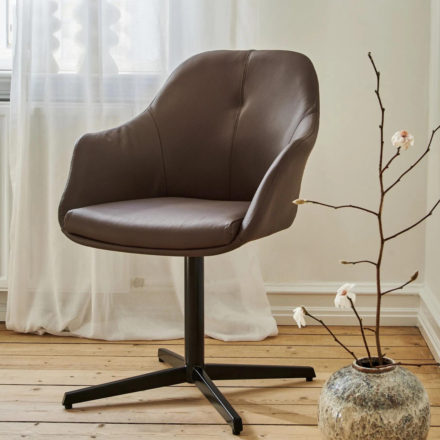 New Age læder m. drejefod