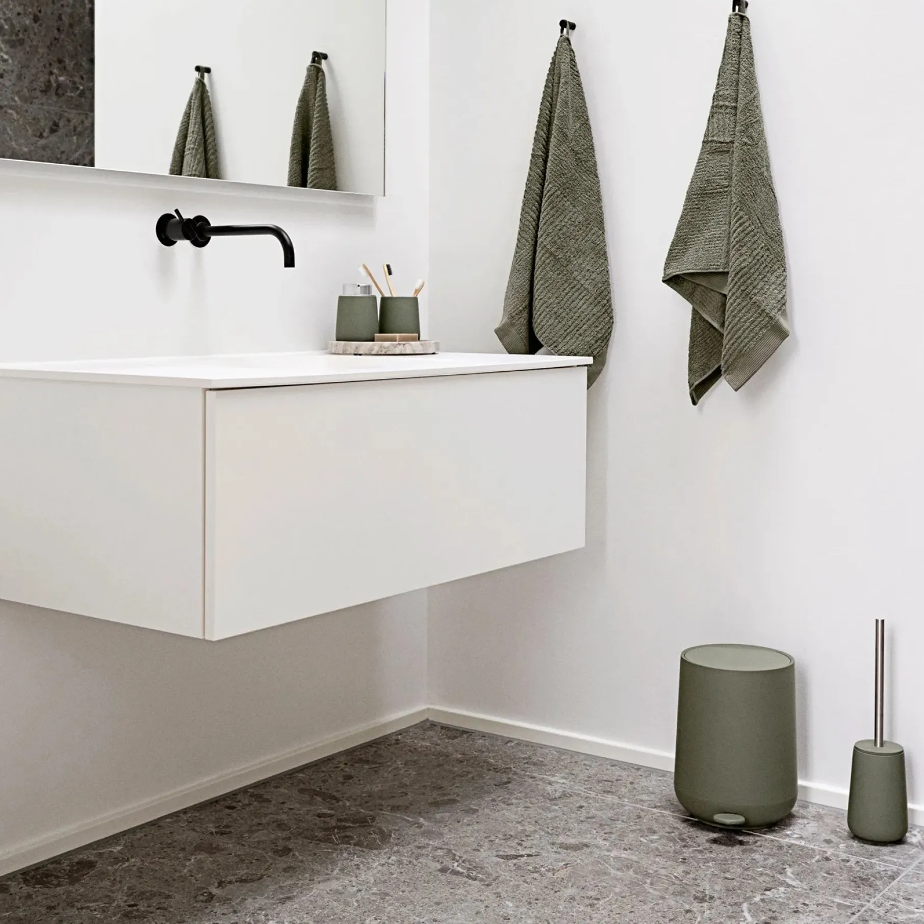 Nova toiletbørste olive green