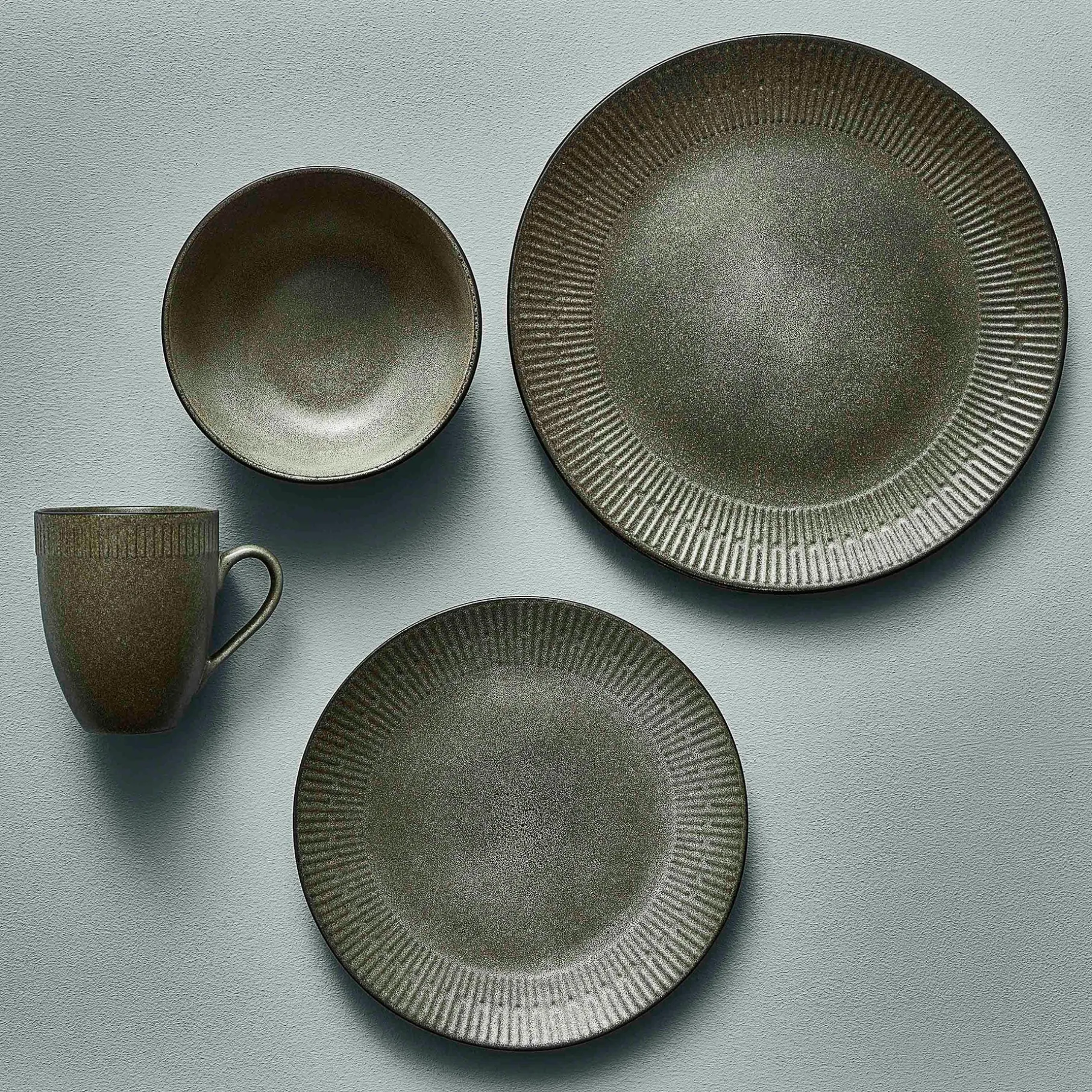 Relief krus 30 cl stentøj grå