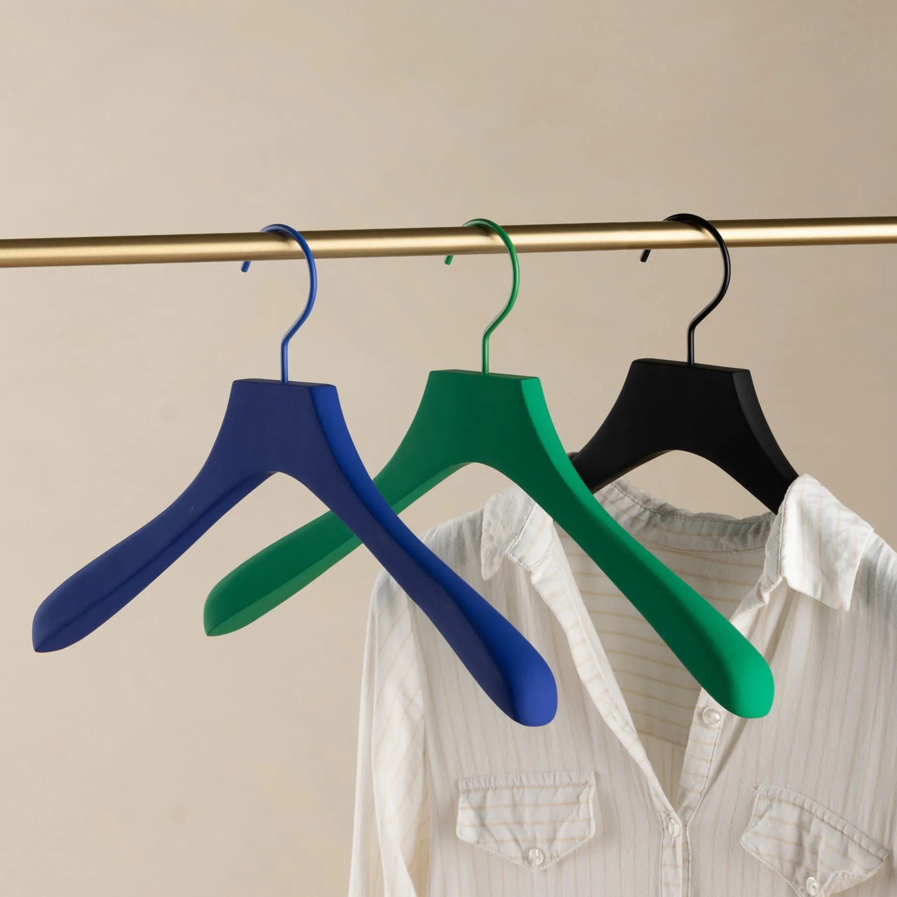 Rubber coated træbøjle