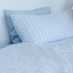 Sengetøj 140x220 cm støvet blå striber