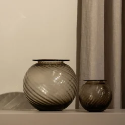 Twist vase I