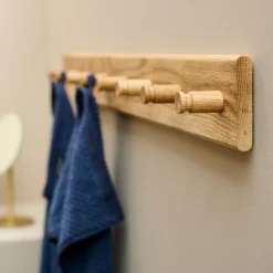 Wood II knagrække i FSC certificeret egetræ, L90 cm