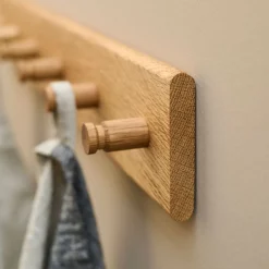 Wood II knagrække i FSC certificeret egetræ, L60 cm