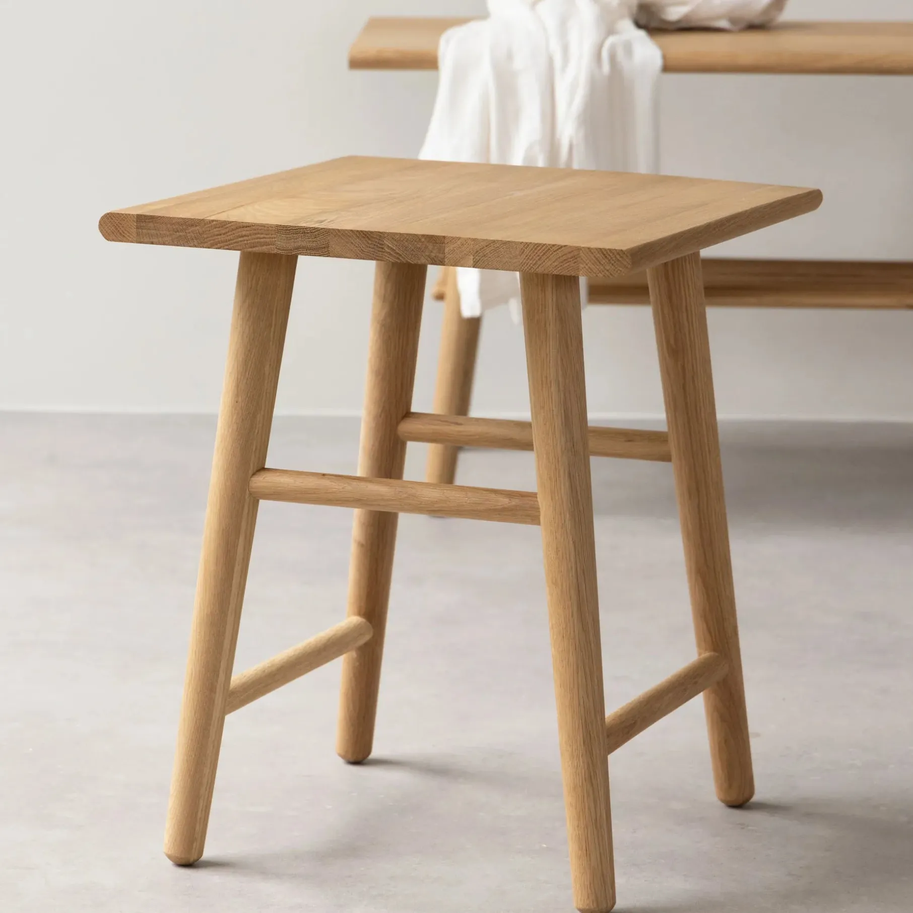 Wood II taburet, FSC certificeret egetræ